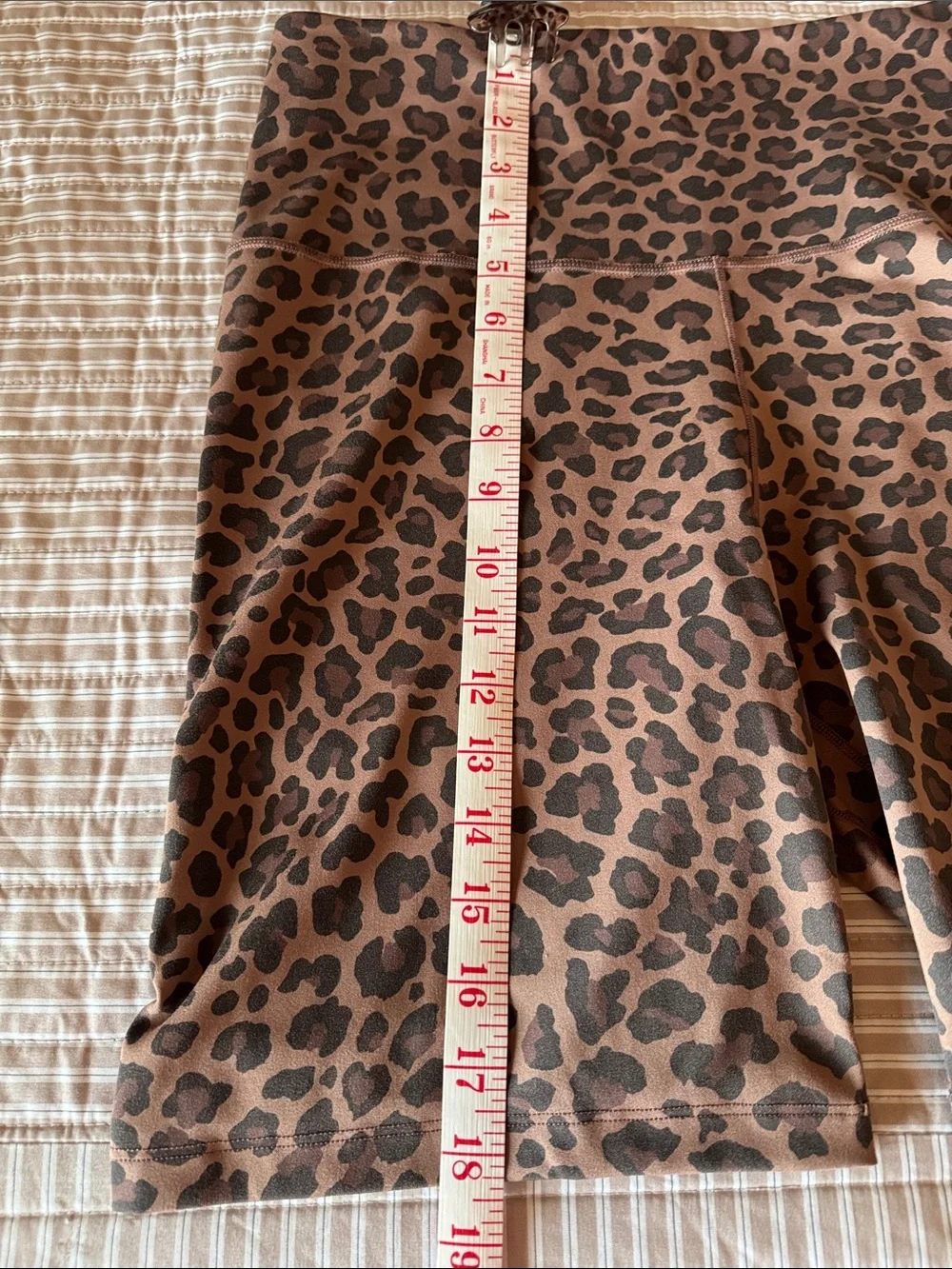 NIKE Leopard Print  Women’s DRI-FIT short leggings - Large